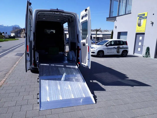 Passende Alurampe für Lieferwagen