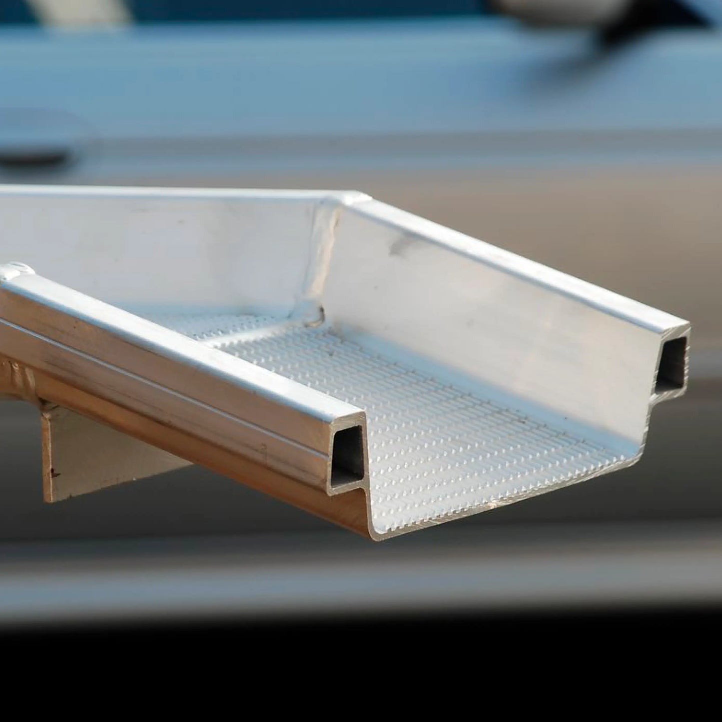 ABS Alurampen | Länge 2000 mm, Breite 230 mm, Tragkraft 230 kg